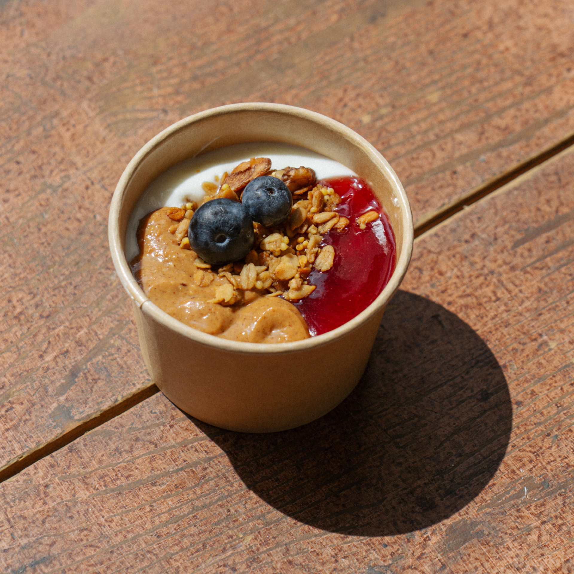 Joghurt-Granola-Bowl